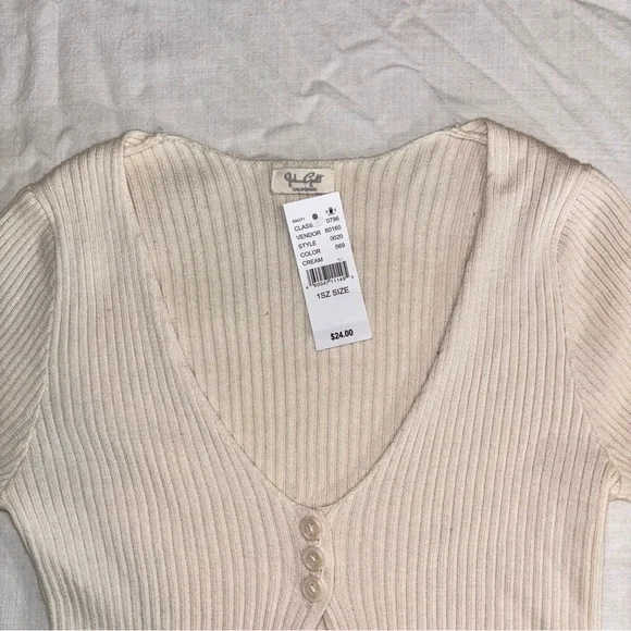 John Galt Cream Ribbed Blouse - Picture 2 of 4